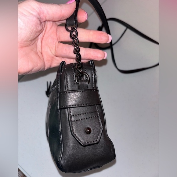 Simply Vera Vera Wang Black and Gray Floral Crossbody Bag - Picture 14 of 14